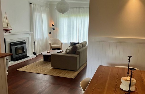 Denmark Cottage | Joy Retreat: Stroll to town & river