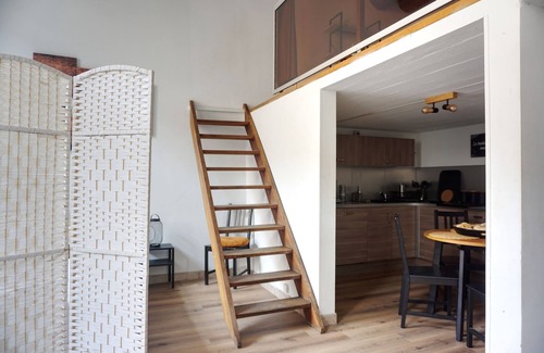 Opera Apartment | Joyau Marseillais: T2 Confort sur la Historique Place aux Huiles