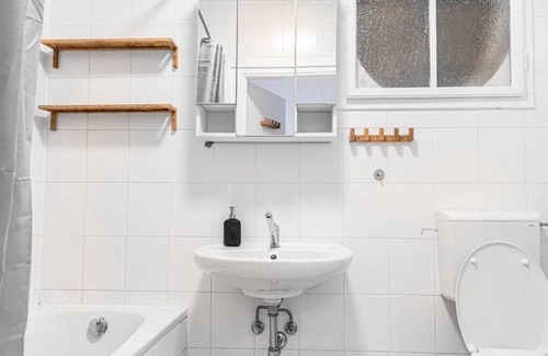 Wahring Apartment | Joyful 2BR Apt. @ AKH Hospital - Ideal f. Patients