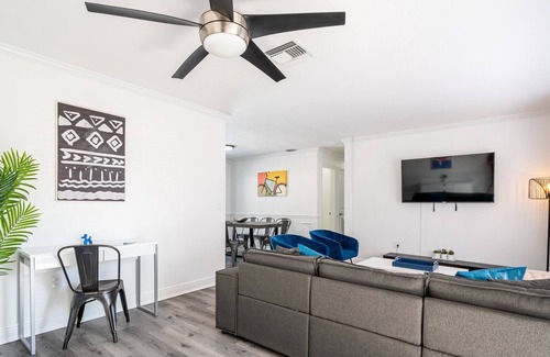 Driftwood House | Joyful 3 Bedrooms House with Private Pool & Game Room