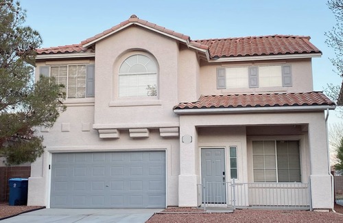Spring Valley House | Joyful 5 Bed/3 Bath Home near Summerlin