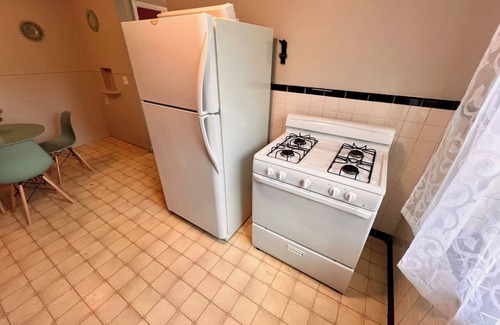 Westwood Apartment | Joyful King 1 Bed Apartment 13 Minutes to Downtwn