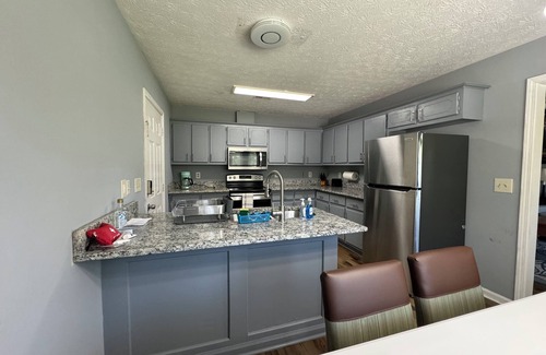 Mount Berry Condo | Joyful Place 2 King Bed 2 bathn10 Min to Berry College, Shorter University