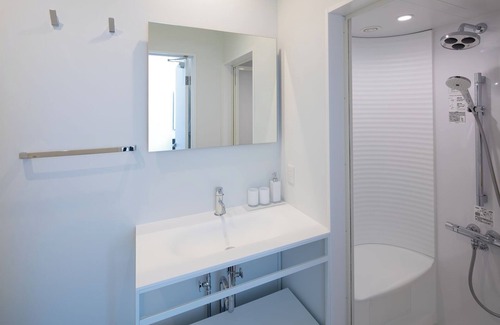 Wabuka House | All rooms are oceanfront.