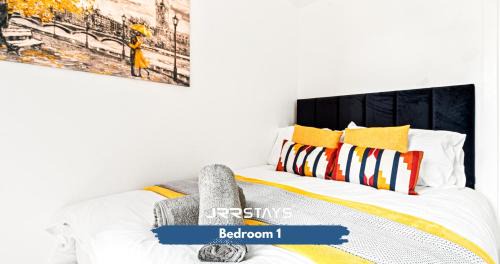 Birmingham City Centre Apartment | JQ 2 Bed Sleeps 6 - JRR STAYS B3 Birmingham