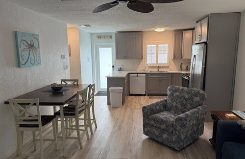 Siesta Key Apartment | JR 42 · Jamaica Royale #42- 3 Heated Pools On The Beach!
