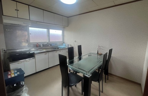 Furano House | JR, 6 Bedrooms House, 13 Beds, Parking, Netflix