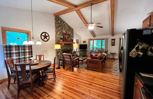 Lake Lure Cabin | JR's Cabin in Riverbend at Lake Lure