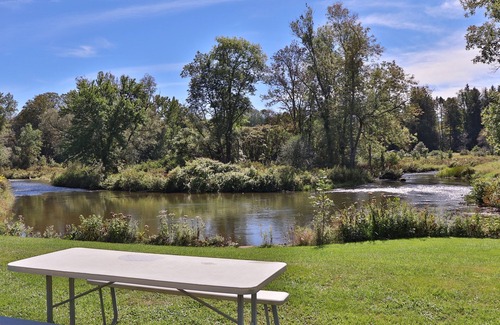 Cooperstown House | JR's Place Under 5 minutes to Dreams Park or Cooperstown, game room