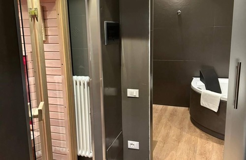 Martignano House | Jr Suite with private bath and sauna