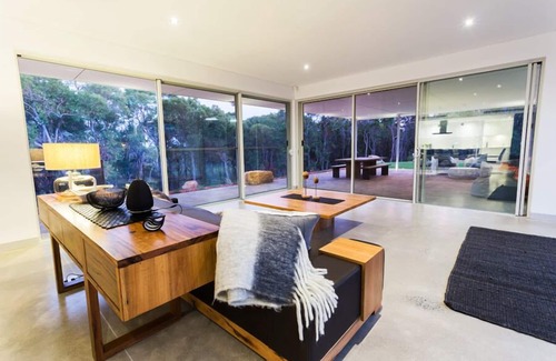 Wilyabrup House | Js' Retreat - Flutes Estate, Margaret River - amazing architect designed!