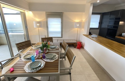 Antibes Apartment | Juan les Pins, beautiful view, swimming pool, parking, elevator
