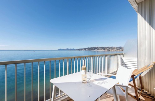 Juan-les-Pins Apartment | juan les pins suite luxuseuse front de mer
