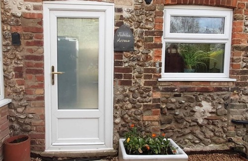 King's Lynn Cottage | Jubilee Annexe is a cosy cottage in a peaceful West Norfolk Village.