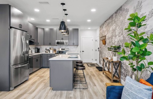 Traverse City Condo | Jude's Respite: Ebikes ~Dog Park~Pickleball ~Beach