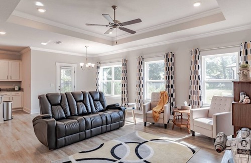 Milton House | Jude Way~Spacious family friendly home