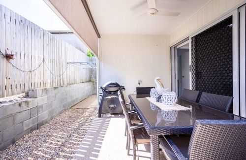 Yeppoon House | Judez Place - Central, modern Townhouse
