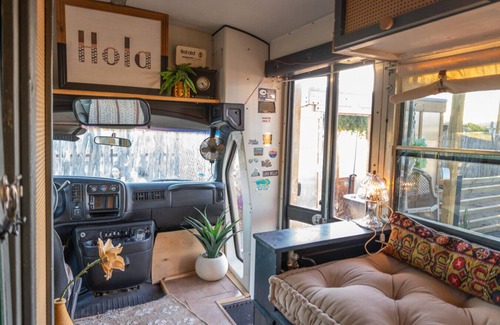 Alpine Apartment | Judy`s Mule-Schoolie with Outdoor Movie Theatre