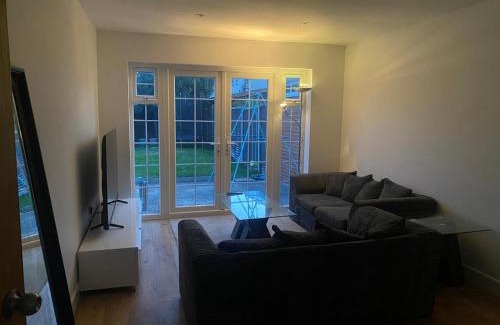 Cowley Apartment | Jugno Home