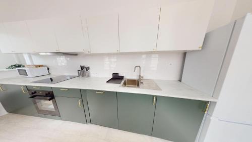 Anatole France Danton Apartment | Jules Tellier T5