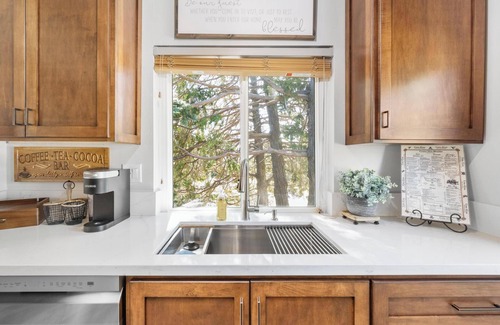 Julian Cabin | Julian Cafe Family Cottage - Includes Breakfast at The Julian Cafe & Bakery