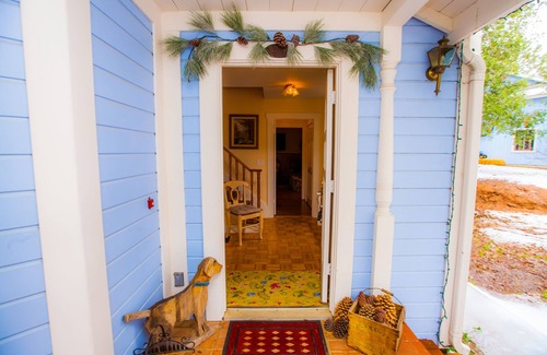 Julian House | Julian Farmhouse/Fenced 2 acres with spa, right outside Julian. Pet Friendly!