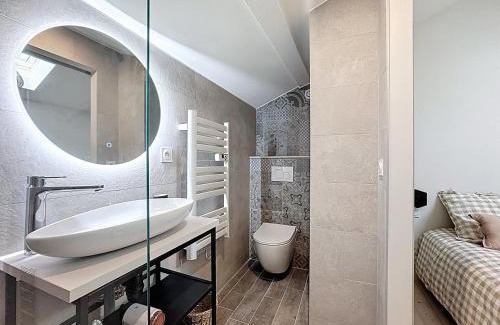 Anse House | Juliana - Anse Centre - Chambre et Salle de bain WC privée - Cuisine partagée