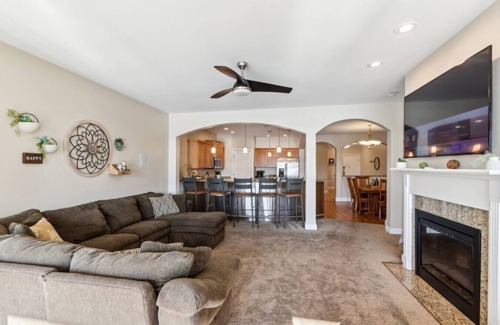 Lake Delton Condo | Julie's Lakefront Retreat at Delton Grand