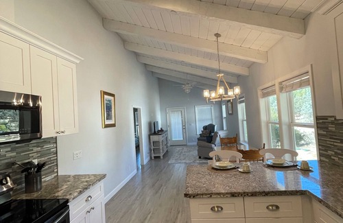 Grass Valley House | Julieann’s Country Cottage is a Charming 2-bedroom house, family friendly