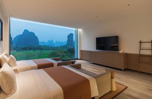 Ten Mile Gallery Bed & Breakfast | Julon Posthouse