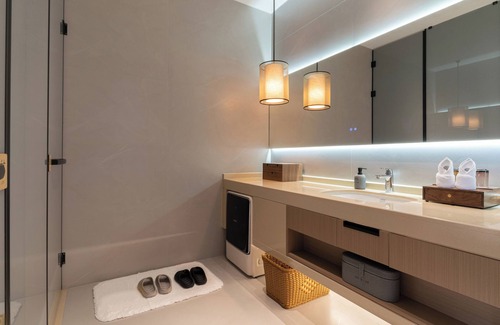 Ten Mile Gallery Bed & Breakfast | Julon Posthouse