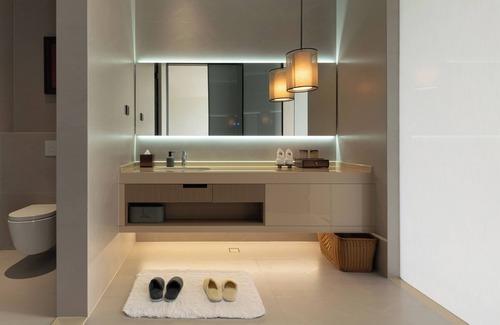 Ten Mile Gallery Bed & Breakfast | Julon Posthouse