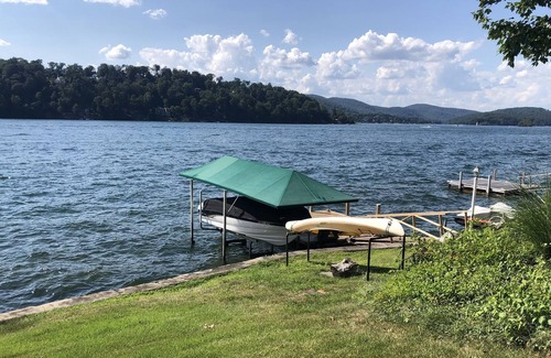 Brookfield House | July 15-22 2023 Now Available!! Candlewood Lakefront All to Yourself!