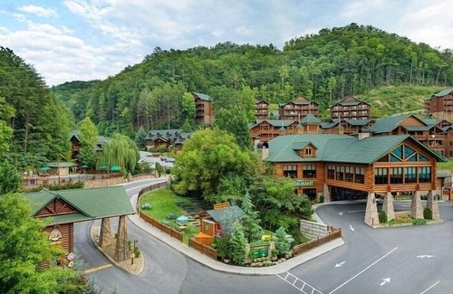 Chalet Village North Apartment | July 4th, Smoky Mountain Getaway!