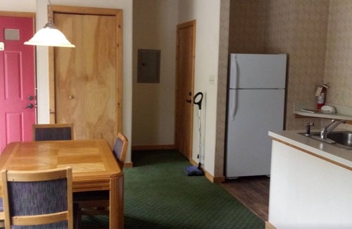 Basye Condo | July In The Cool Mountains! 2BR With Full Kitchen - Shenandoah Valley