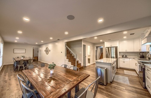 Canyon Lake House | Jump Right In: Luxurious River Cliff Retreat on the Guadalupe Horseshoe!