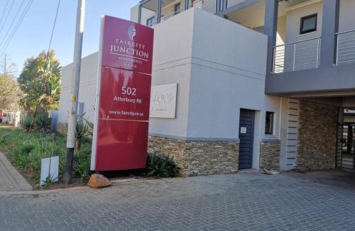 Menlo Park Apartment | Junction 502, Menlo Park