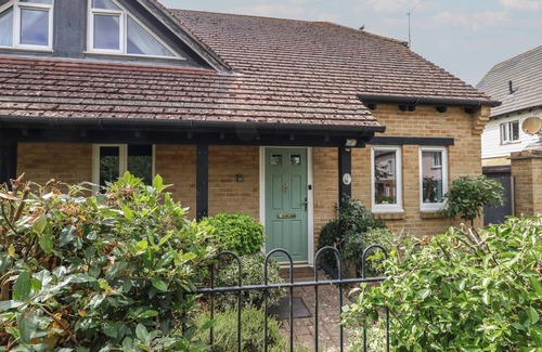 Wool Cottage | JUNE COTTAGE, pet friendly, country holiday cottage in Wool