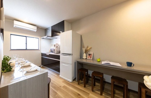 Minami House | June Open! Fresh Seafood at Kuromon & Walk Namba