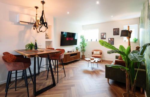 Epernay Apartment | Jungle Évasion, Épernay - Jacuzzi & Sauna