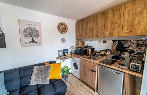 Equemauville Apartment | JUNGLE 2-bedroom apartment parking 10min Honfleur port and beach