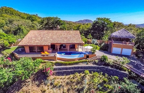 El Ocotal House | Jungle and Ocean Paradise, Infinity Pool, 4BR/3BA - Private location!