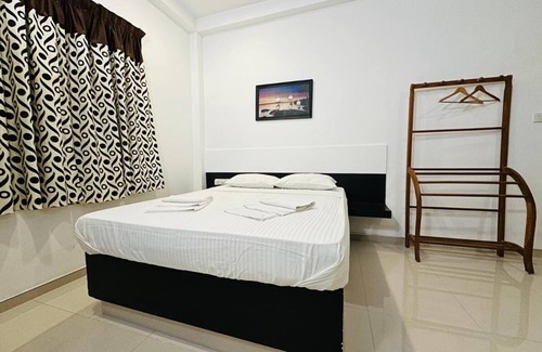 Aturuwella Bed & Breakfast | Jungle Fence