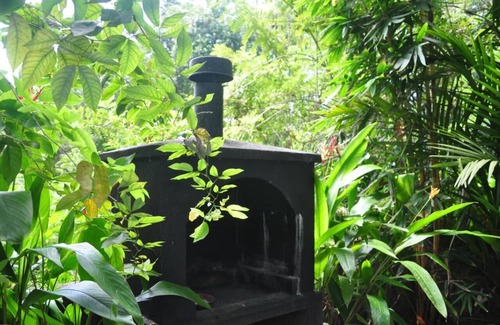 Aturuwella Bed & Breakfast | Jungle Fence