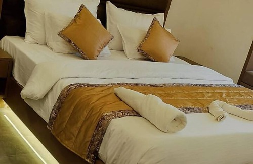 Jhansi Hotel | Jungle Safari by K3 Club And Resort