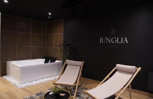 Prefecture Apartment | Junglia Suite - Spa & Ciné