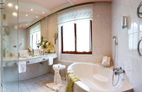 Bad Kleinkirchheim House | Junior Suite Edelholz Kirsche - The Kirchheimerhof - Superior Refugium