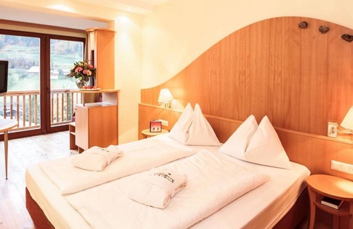Bad Kleinkirchheim House | Junior suite Edelstein Granat - The Kirchheimerhof - Superior Refugium