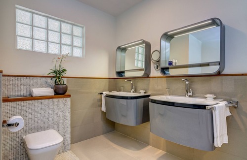 Lance aux Epines Apartment | Junior Suite by Fantasia Villas