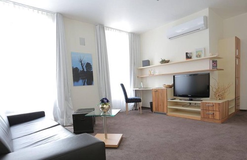 Bad Bergzabern House | Junior Suite, shower and bath, WC, double room - Schlosshotel Bergzaberner Hof